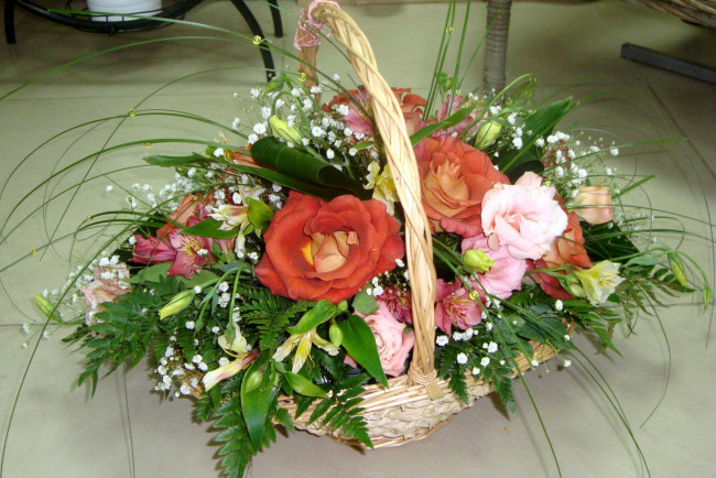 Обои картинки фото цветы, букеты, композиции, букет, корзина, розы