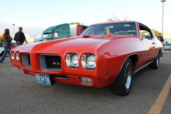 Картинка автомобили выставки уличные фото 1970 pontiac gto