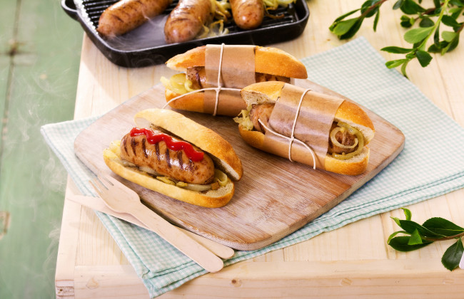 Обои картинки фото еда, бутерброды, гамбургеры, канапе, сосиска, хот-дог
