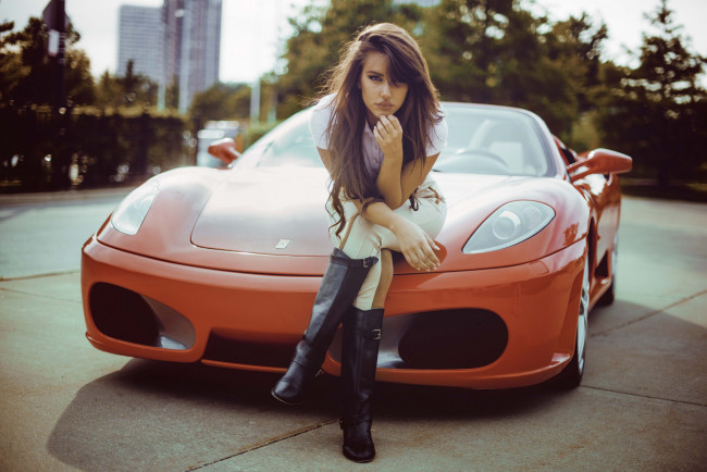 Обои картинки фото автомобили, авто, девушками, сапоги, ferrari, f430