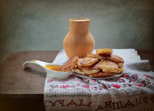 Картинка еда блины +оладьи кувшин оладьи мед