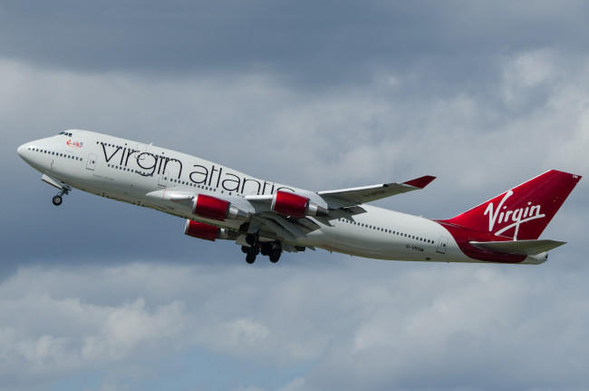 Обои картинки фото boeing 747, авиация, пассажирские самолёты, небо, авиалайнер, полет