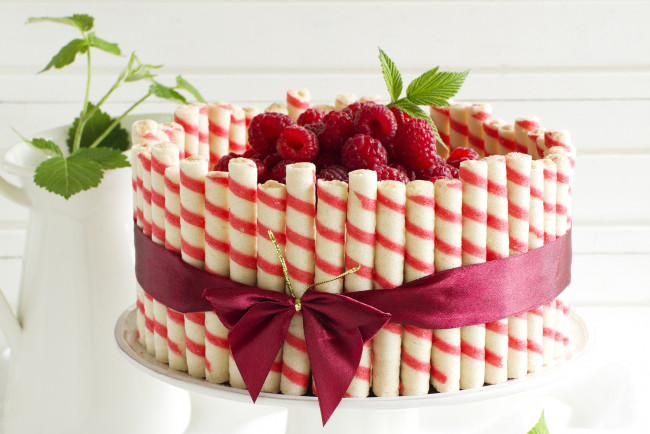 Обои картинки фото еда, торты, бант, малина