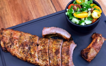 Картинка еда мясные+блюда салат овощной аппетитные ребрышки