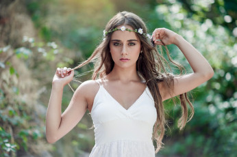 Картинка девушки -unsort+ брюнетки +шатенки virginia alcaide взгляд венок девушка модель платье волосы