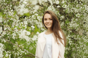 Картинка девушки -unsort+ брюнетки +шатенки взгляд волосы цветение милашка модель улыбка лицо