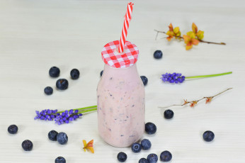 Картинка еда масло +молочные+продукты ягоды трубочка йогурт черника