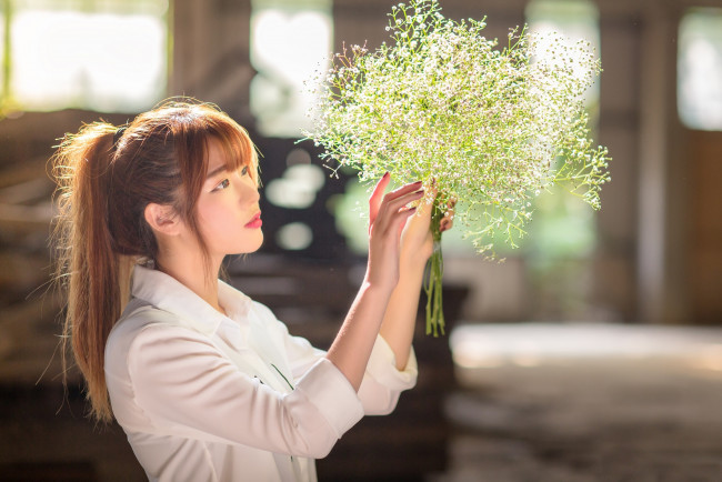 Обои картинки фото девушки, -unsort , азиатки, девушка, букет, азиатка