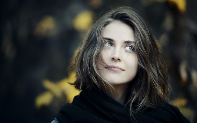 Обои картинки фото ani khachikyan, девушки, -unsort , лица,  портреты, шарф, улыбка, лицо, ani, khachikyan