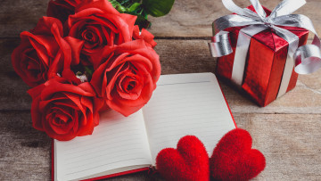 Картинка праздничные день+святого+валентина +сердечки +любовь розы подарок сердечки