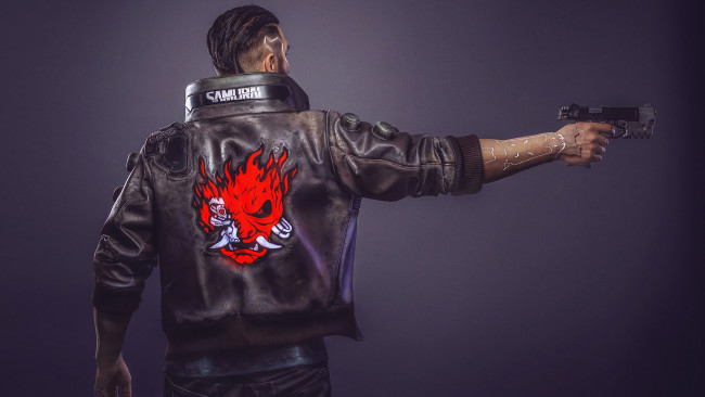 Обои картинки фото видео игры, cyberpunk 2077, куртка, пистолет, парень, киборг