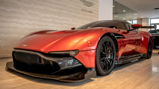 Обои картинки фото aston martin vulcan, автомобили, выставки и уличные фото, aston, martin, vulcan, этот, монстр, заставляет, землю, дрожать