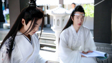 Картинка разное знаменитости ван ибо сяо чжань костюмы съемки сценарий