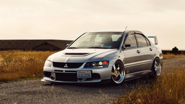 Обои картинки фото mitsubishi lancer, автомобили, mitsubishi, motors, lancer, evolution, 8, 9, легендарный, японский, истребитель, на, колёсах
