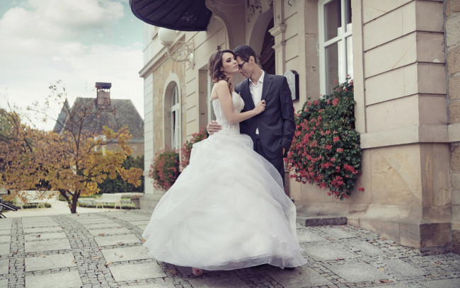 Обои картинки фото разное, мужчина женщина, невеста, жених, дом