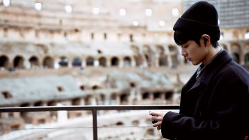 Картинка мужчины xiao+zhan актер шапка пальто колизей