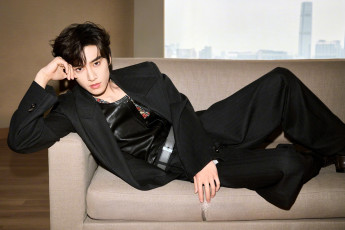 обоя zhang kang le, мужчины, -unsort, актер, костюм, диван