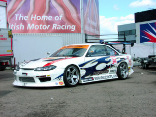 Картинка автомобили nissan datsun