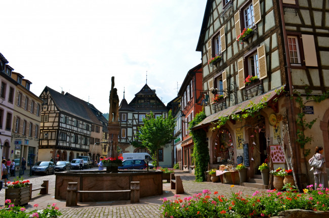 Обои картинки фото kayersberg, alsace, france, города, улицы, площади, набережные, дома, площадь, фонтан
