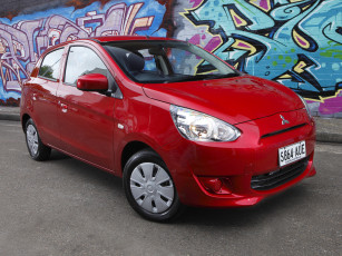 Картинка автомобили mitsubishi au-spec 2013г красный mirage