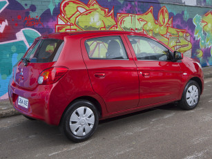 обоя автомобили, mitsubishi, au-spec, mirage, 2013г, красный