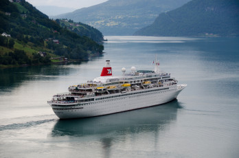 Картинка black+watch корабли лайнеры круиз лайнер