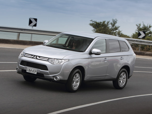 Обои картинки фото автомобили, mitsubishi, au-spec, outlander