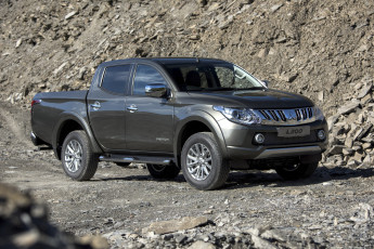 Картинка автомобили mitsubishi темный 2015г barbarian l200