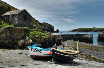 Картинка корабли лодки +шлюпки дом камни водоем