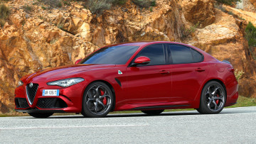 обоя alfa romeo giulia quadrifoglio 2017, автомобили, alfa romeo, 2017, giulia, quadrifoglio, alfa, romeo