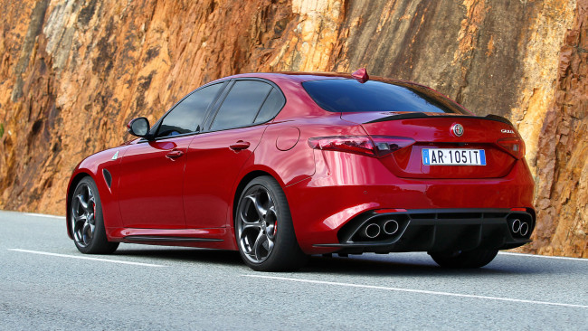 Обои картинки фото alfa romeo giulia quadrifoglio 2017, автомобили, alfa romeo, giulia, alfa, romeo, quadrifoglio, 2017