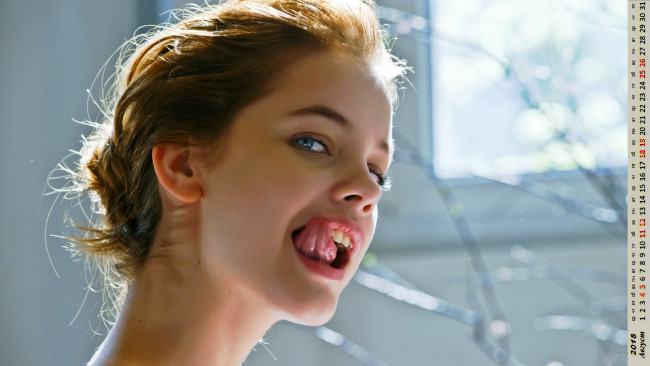 Обои картинки фото календари, девушки, девушка, взгляд, гримаса, лицо