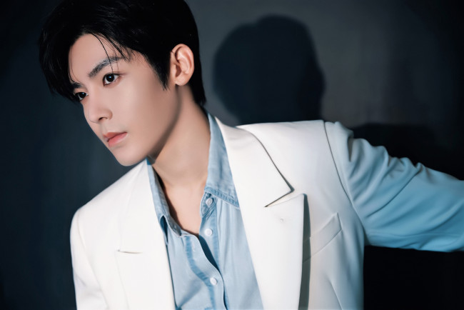 Обои картинки фото мужчины, hou ming hao, актер, пиджак