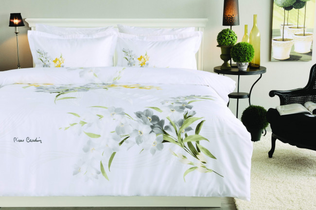 Обои картинки фото интерьер, спальня, подушки, кровать