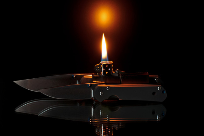 Обои картинки фото оружие, холодное, зажигалка, ножи