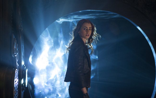 Обои картинки фото кино, фильмы, the, mortal, instruments, city, of, bones, орудия, смерти, , город, костей