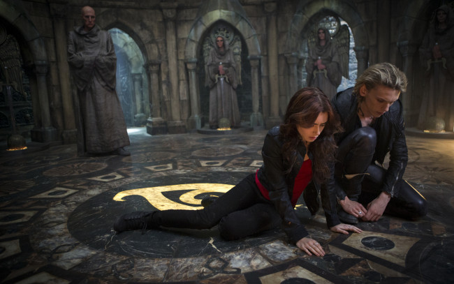 Обои картинки фото кино, фильмы, the, mortal, instruments, city, of, bones, орудия, смерти, , город, костей