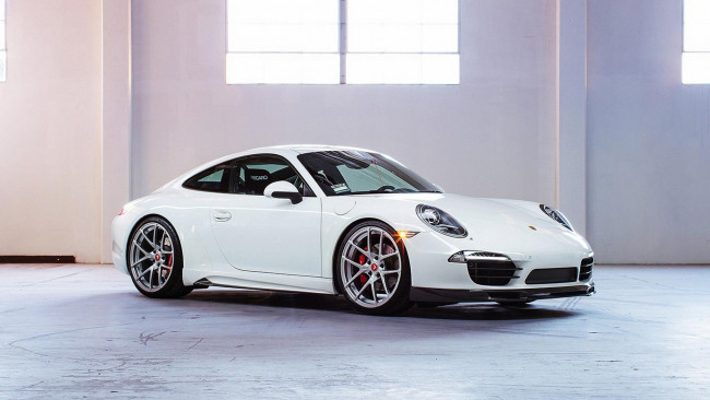 Обои картинки фото автомобили, porsche, окно, здание, ангар, белый, gt, 911, carrera, порше