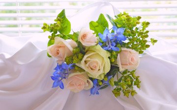 Картинка цветы букеты +композиции букет розы материя