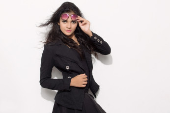 Картинка девушки -unsort+ брюнетки темноволосые взгляд лицо