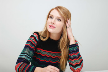 Картинка bryce+dallas+howard девушки свитер блондинка актриса