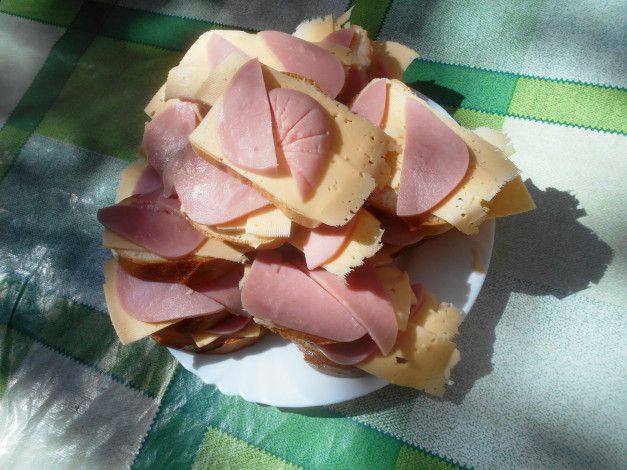 Обои картинки фото еда, бутерброды,  гамбургеры,  канапе, хлеб, колбаса, сыр