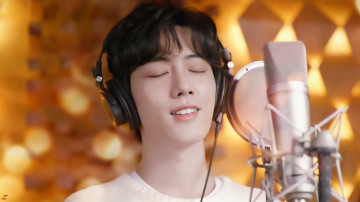 Картинка мужчины xiao+zhan лицо наушники микрофон