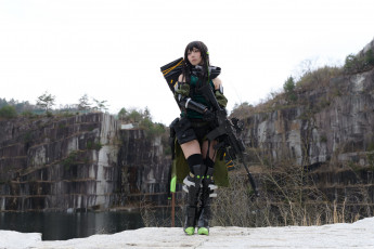 Картинка девушки -+креатив +косплей костюм скалы озеро оружие