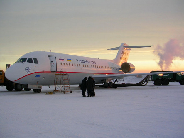 Обои картинки фото ту, 334, Якутске, авиация, пассажирские, самолёты