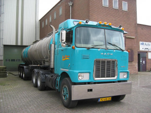 Картинка автомобили mack