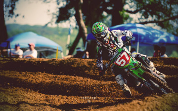 Картинка спорт мотокросс