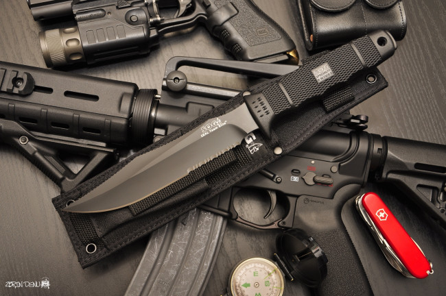 Обои картинки фото оружие, автомат, нож