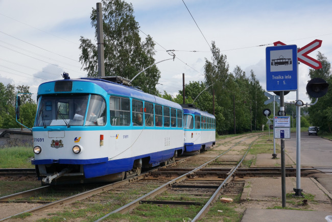 Обои картинки фото техника, трамваи, трамвай, рельсы, улица, город