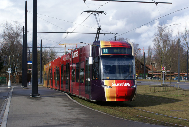 Обои картинки фото техника, трамваи, город, трамвай, рельсы, улица